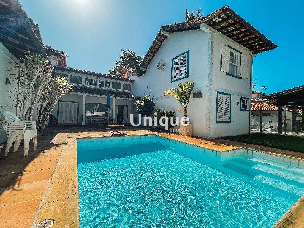 Casa à venda com 6 quartos, 400m² - Foto 1