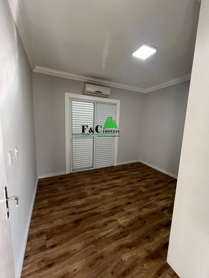 Casa à venda com 3 quartos, 250m² - Foto 14