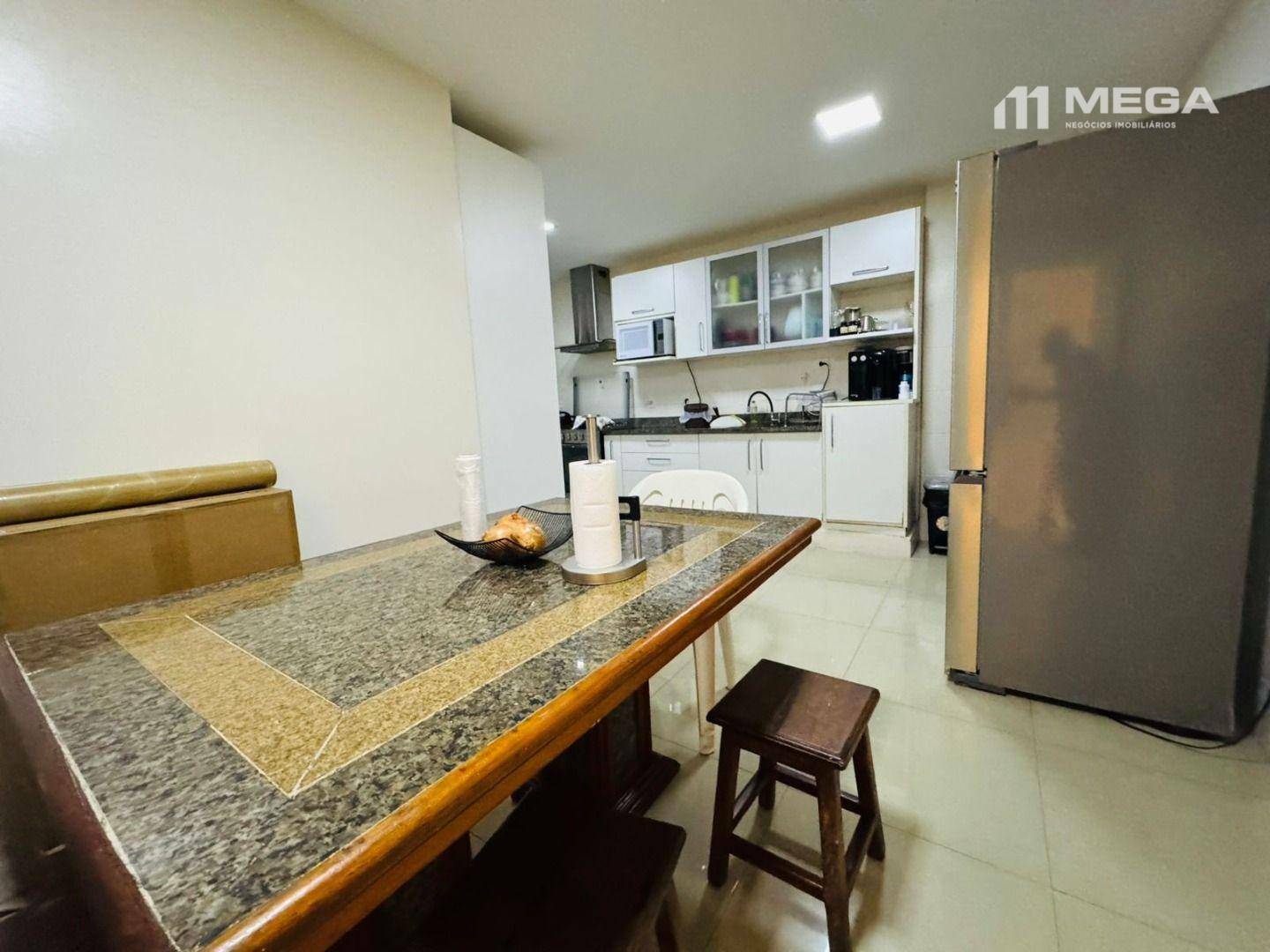 Apartamento à venda com 4 quartos, 220m² - Foto 25