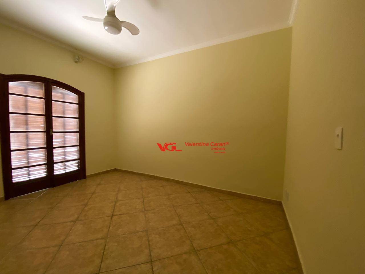 Casa para alugar com 4 quartos, 200m² - Foto 16