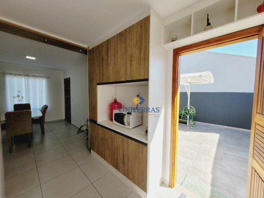 Casa à venda com 3 quartos, 70m² - Foto 8