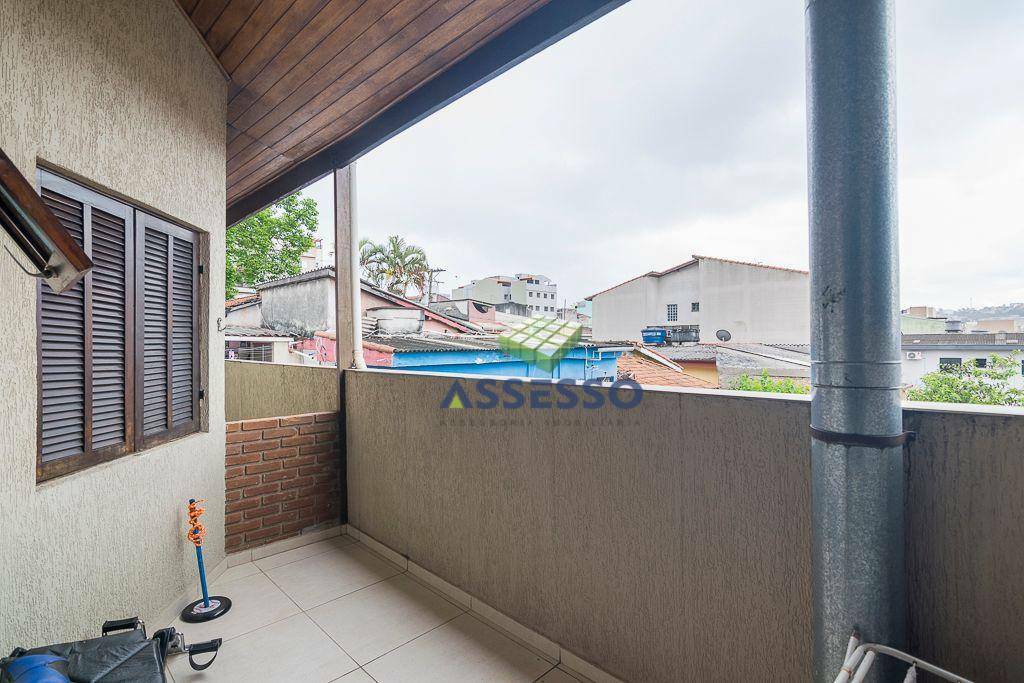 Casa à venda com 3 quartos, 243m² - Foto 8