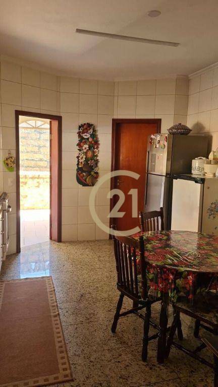 Chácara à venda com 4 quartos, 500m² - Foto 10