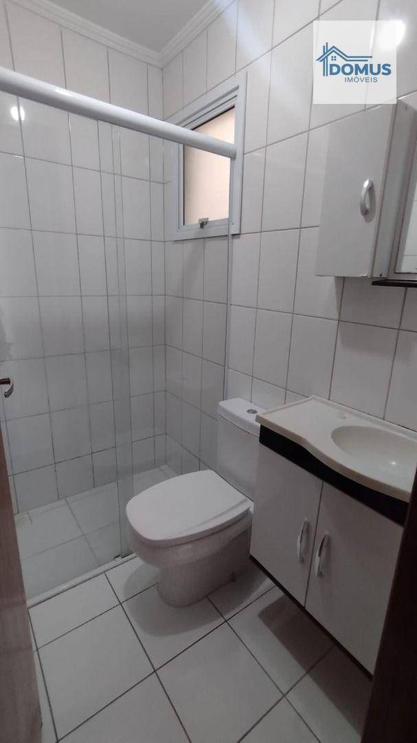 Apartamento para alugar com 2 quartos, 65m² - Foto 9