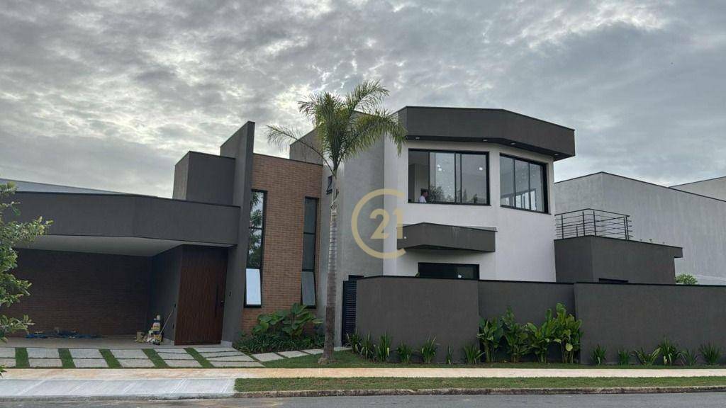 Casa de Condomínio à venda com 4 quartos, 245m² - Foto 1