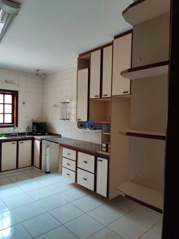 Casa à venda com 3 quartos, 309m² - Foto 24