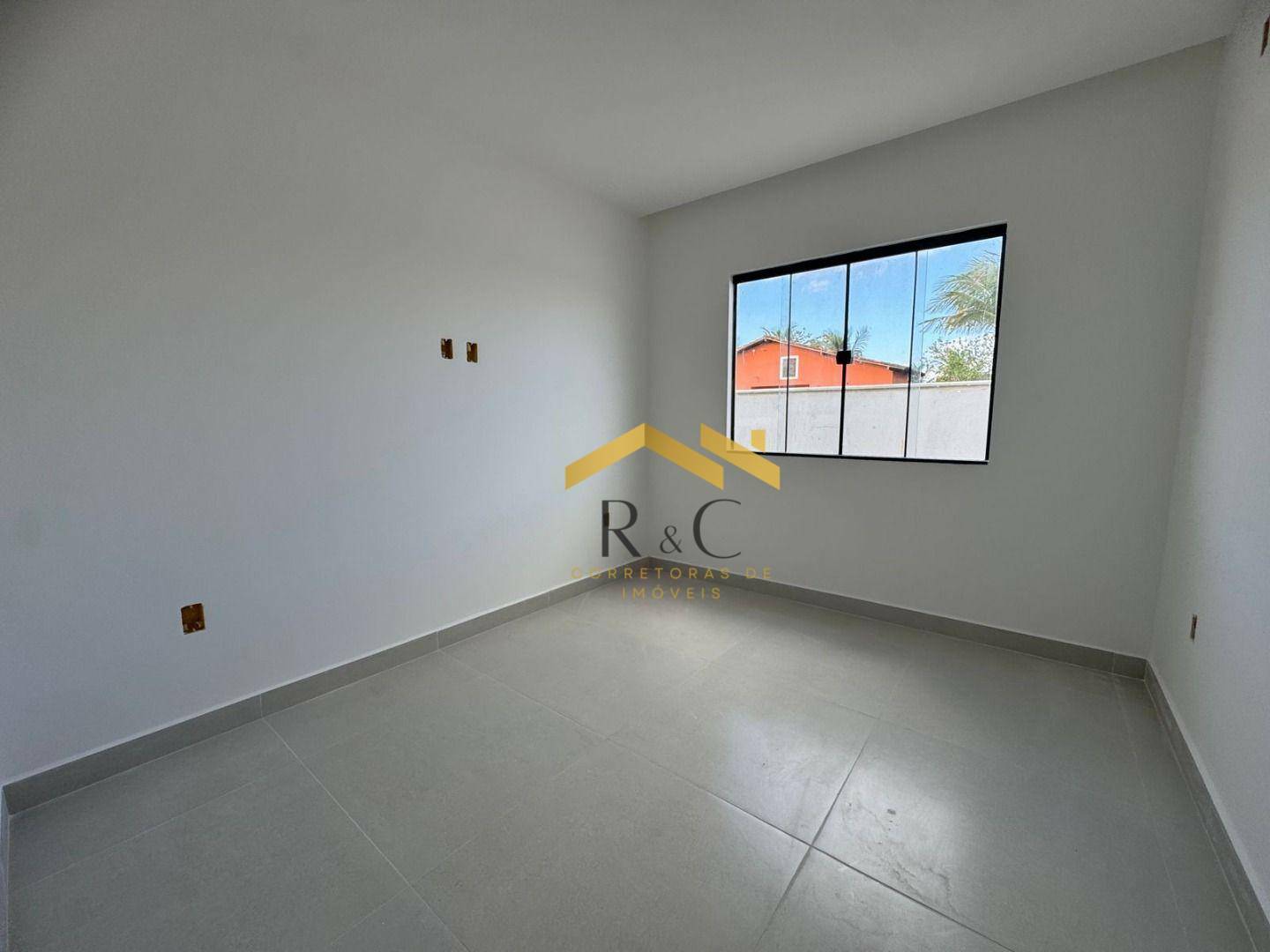 Casa à venda com 3 quartos, 72m² - Foto 12