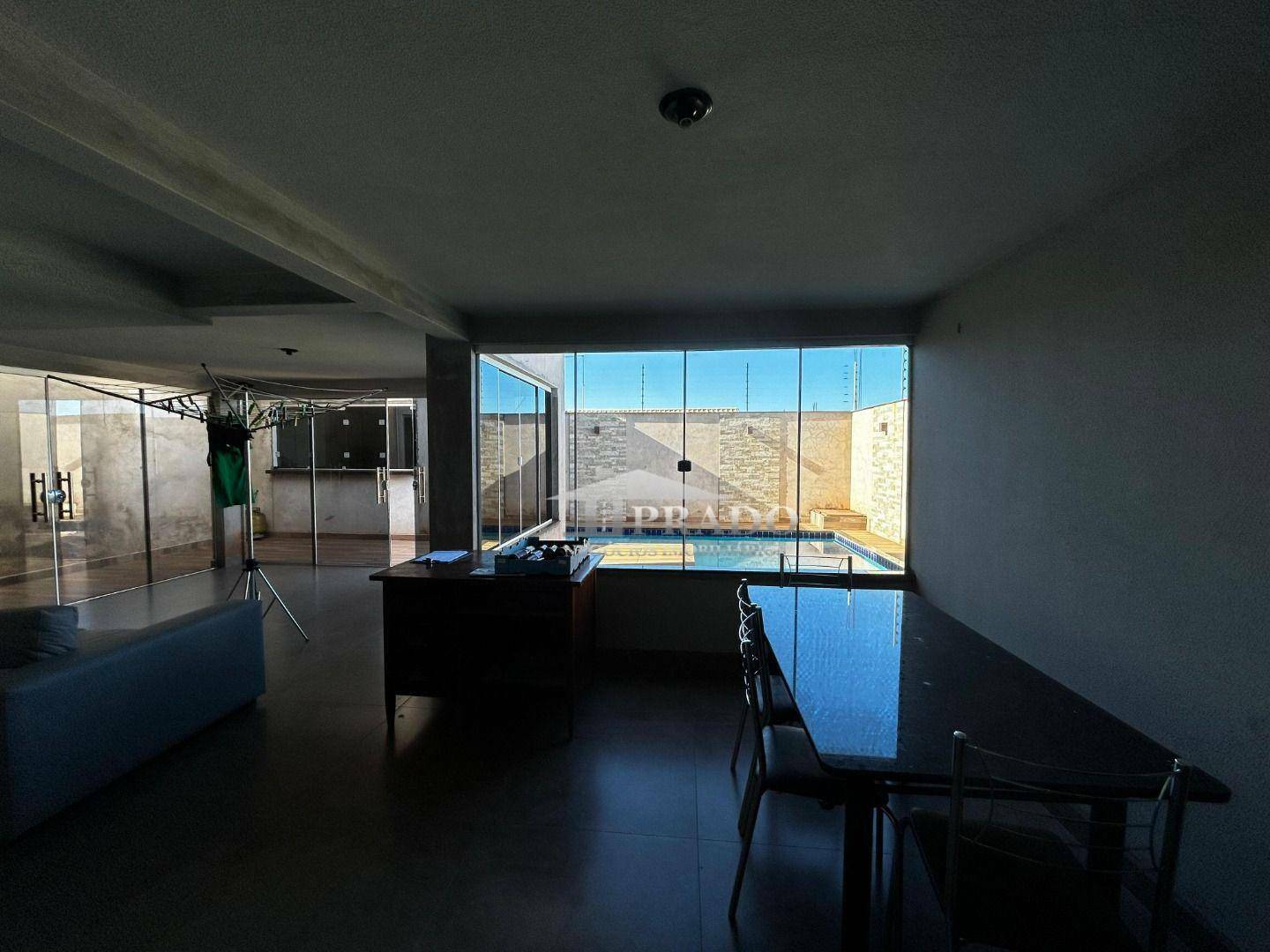 Casa à venda com 3 quartos, 214m² - Foto 13