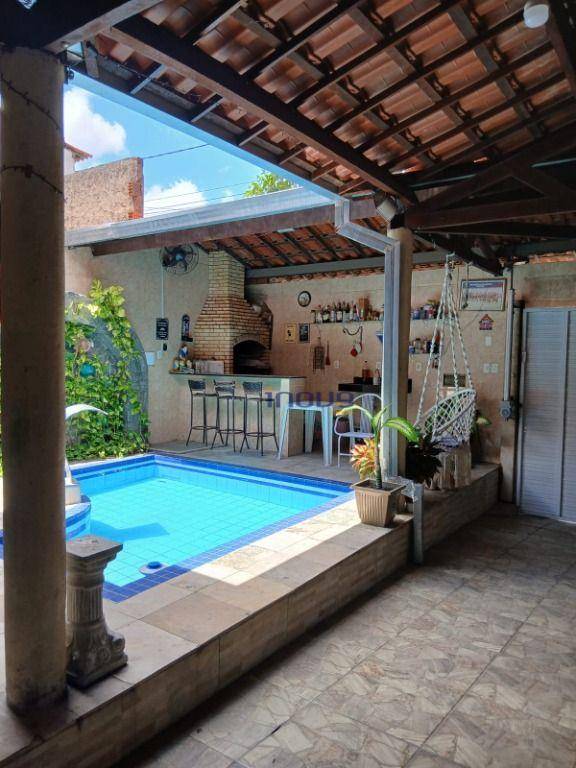 Casa, 6 quartos, 127 m² - Foto 1