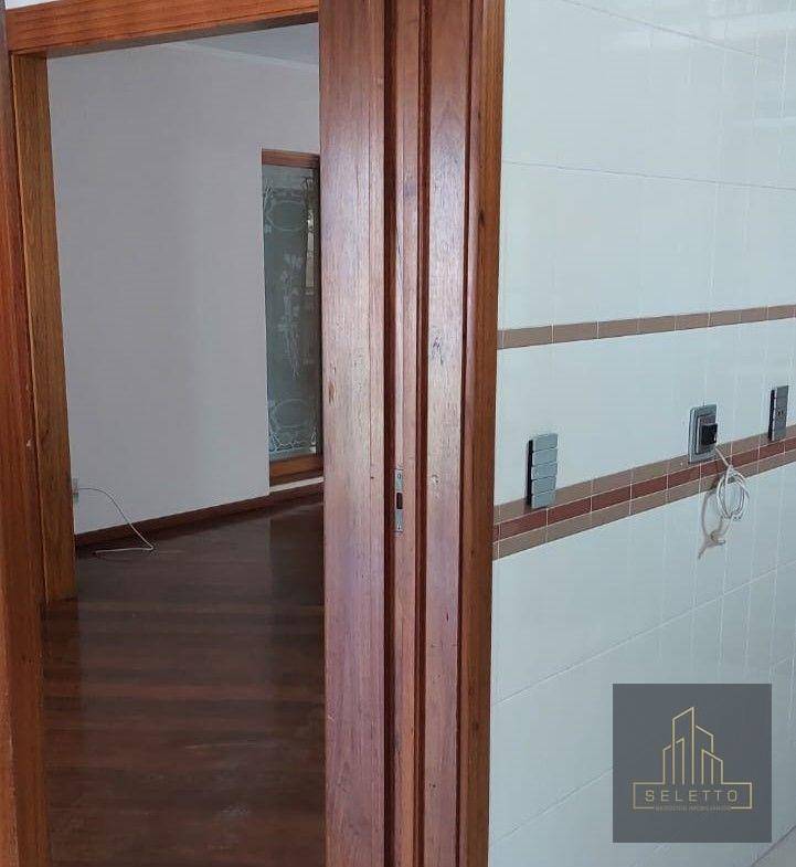 Apartamento à venda com 3 quartos, 192m² - Foto 4