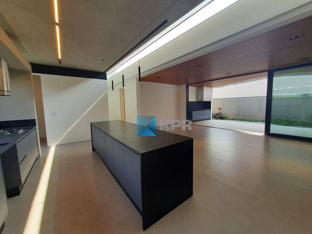 Casa de Condomínio à venda com 3 quartos, 239m² - Foto 32