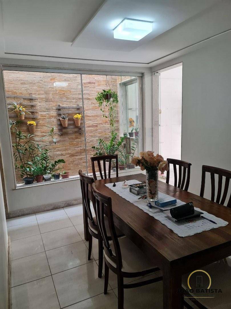 Casa à venda com 4 quartos, 280m² - Foto 47