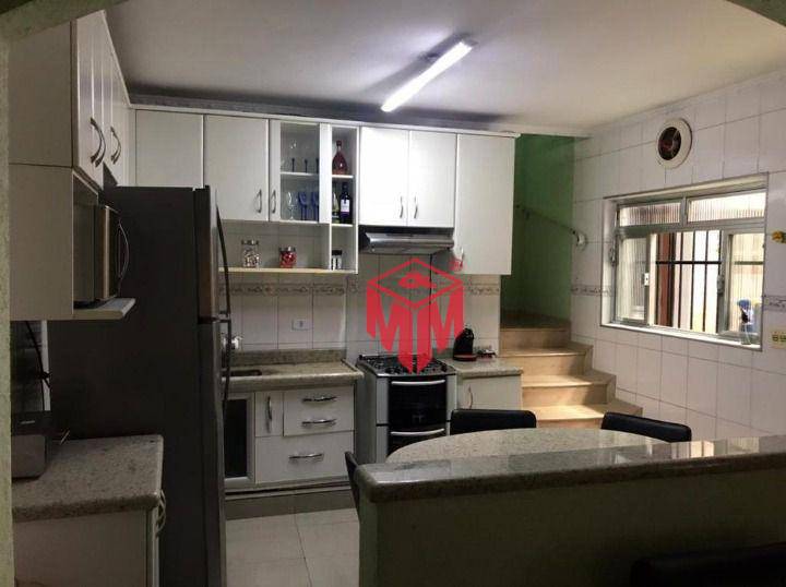 Sobrado à venda com 3 quartos, 218m² - Foto 4