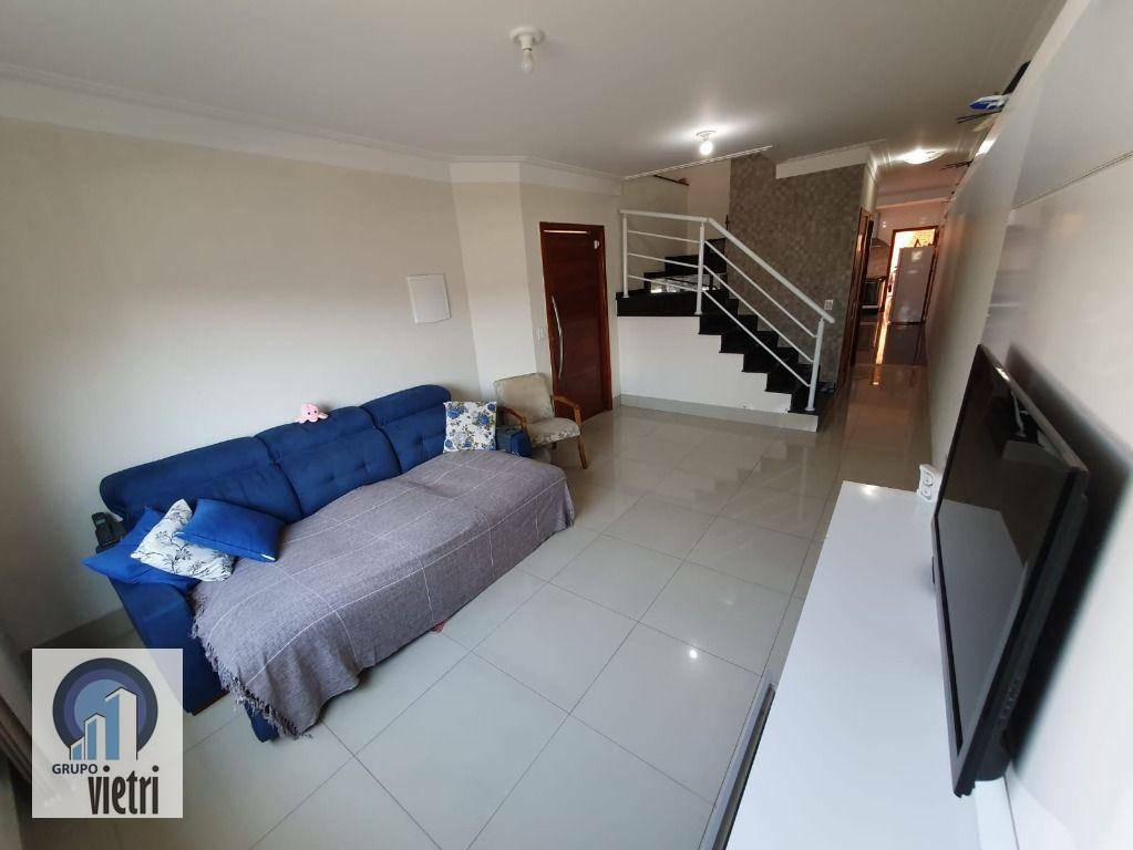 Sobrado à venda com 3 quartos, 205m² - Foto 1