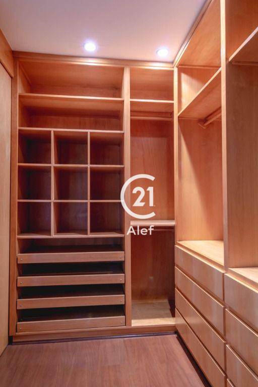 Apartamento para alugar com 3 quartos, 245m² - Foto 28