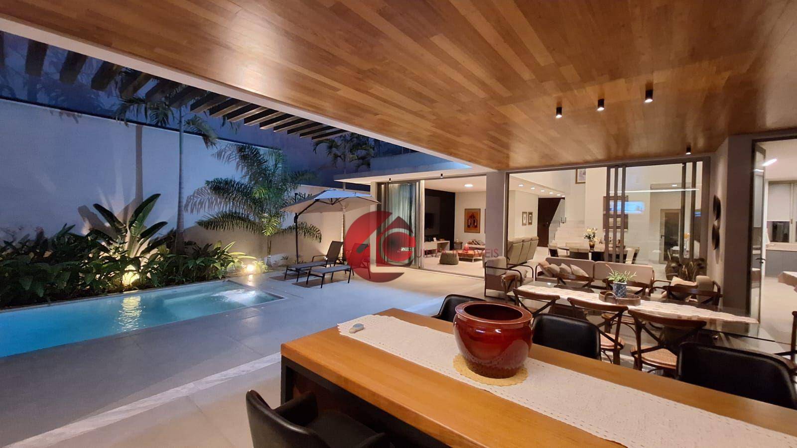 Sobrado à venda com 3 quartos, 426m² - Foto 1
