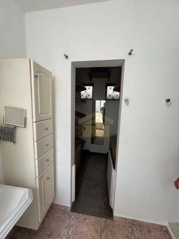 Casa à venda com 2 quartos, 300m² - Foto 7