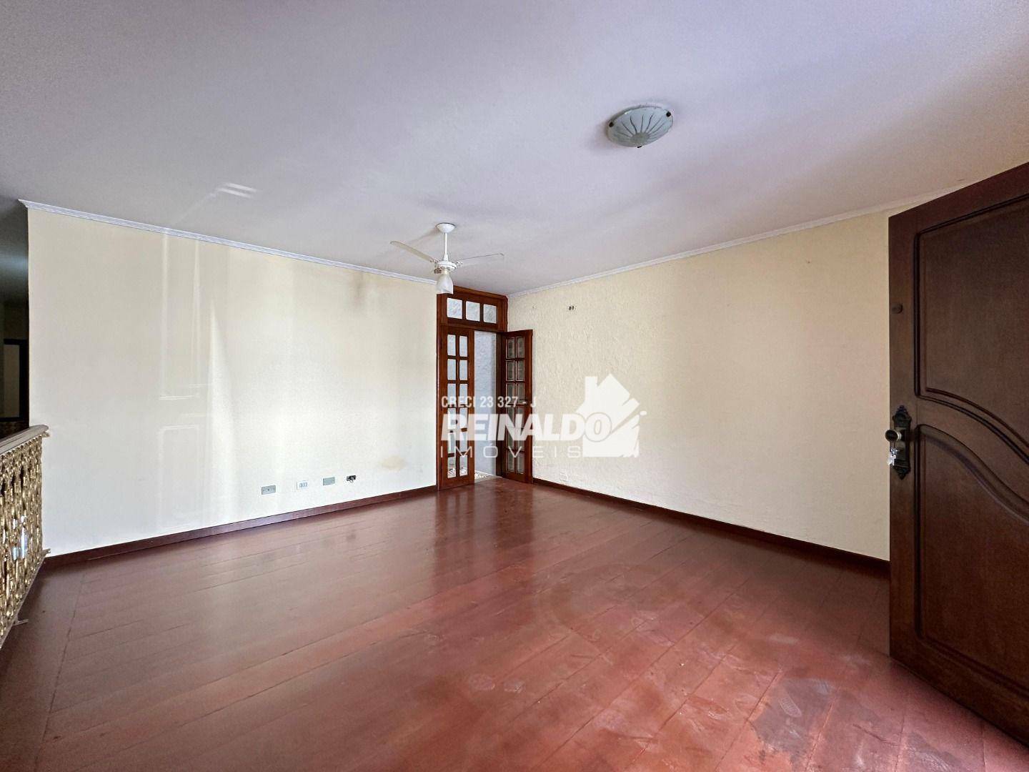 Casa para alugar com 3 quartos, 315m² - Foto 10