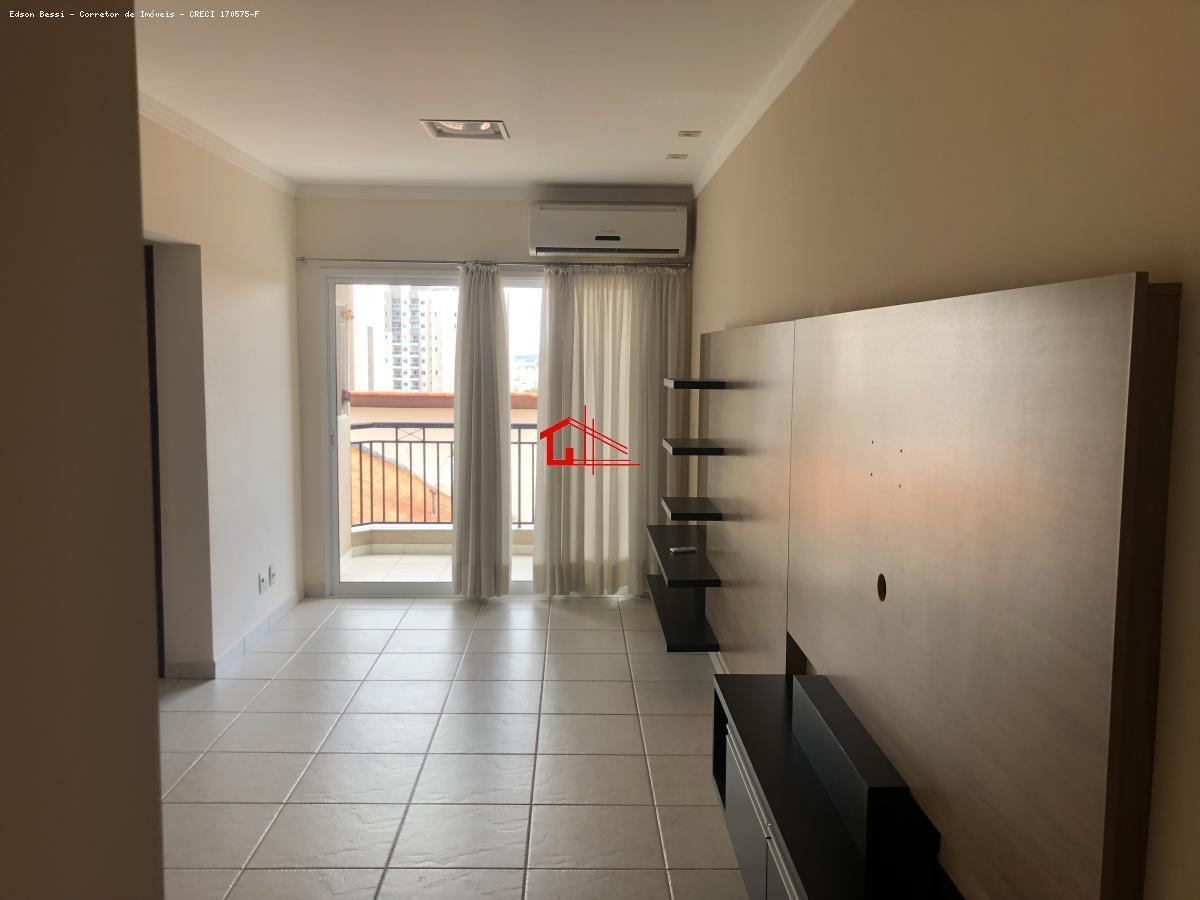 Apartamento à venda com 2 quartos, 75m² - Foto 3