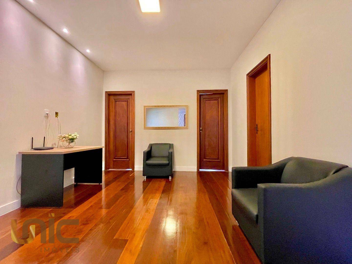 Casa à venda com 5 quartos, 318m² - Foto 21