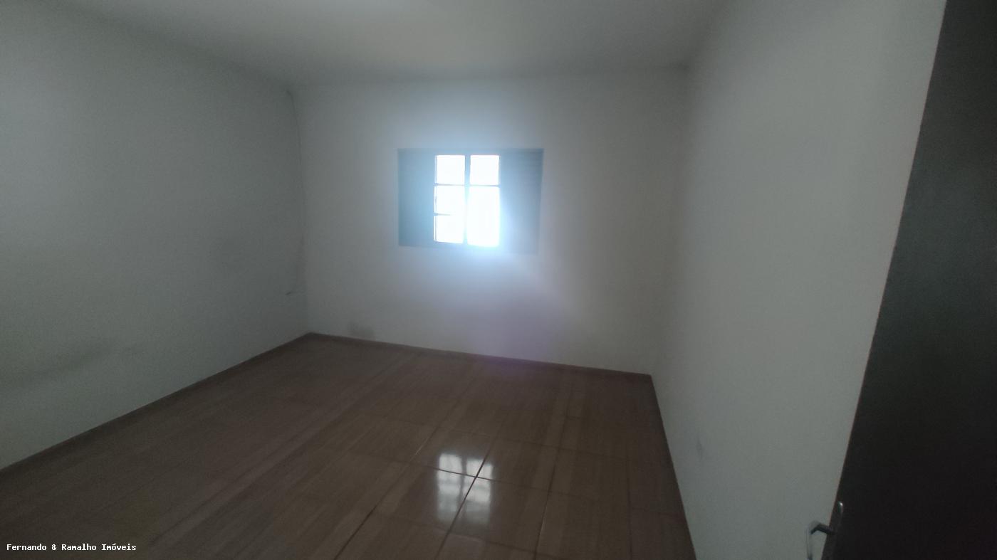 Casa à venda com 2 quartos, 380m² - Foto 11