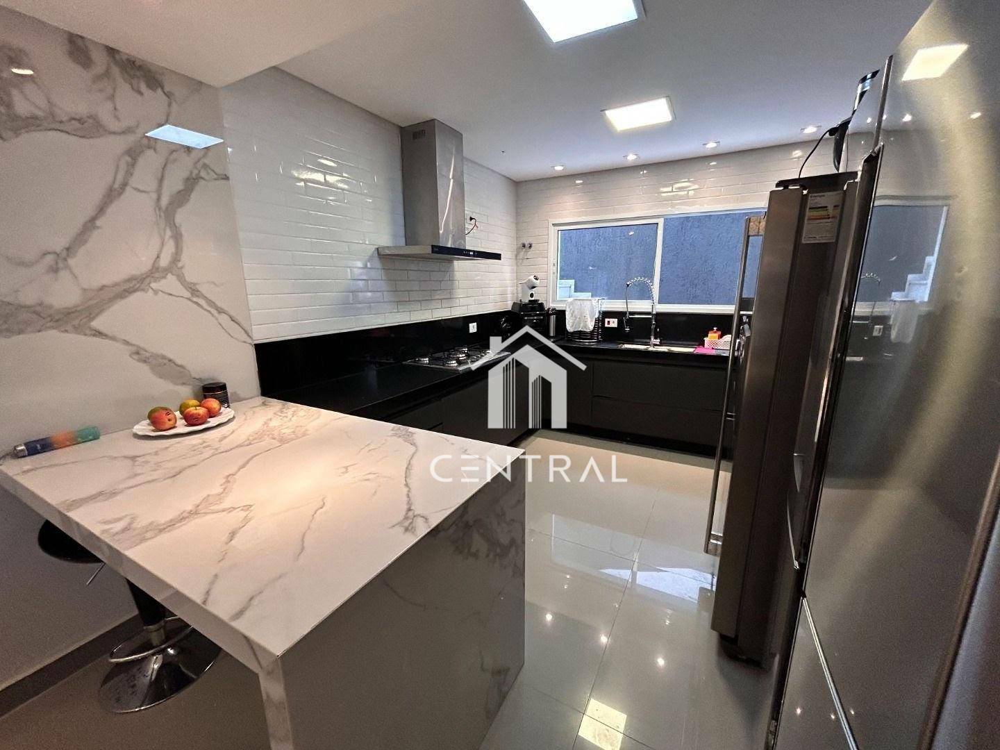 Sobrado à venda e aluguel com 4 quartos, 400m² - Foto 33