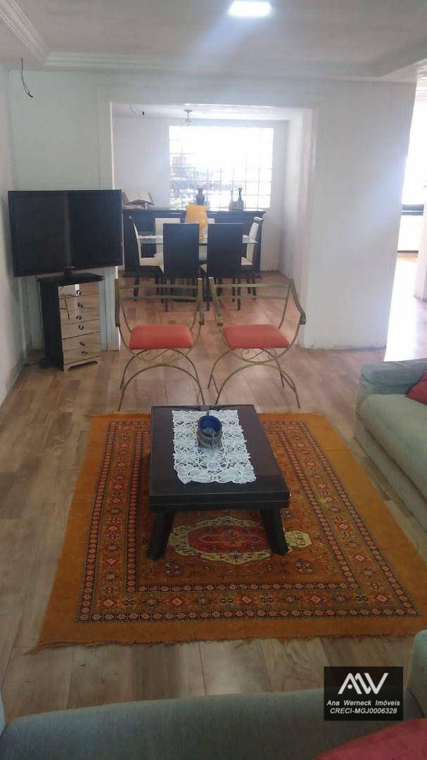 Casa à venda com 5 quartos, 168m² - Foto 4