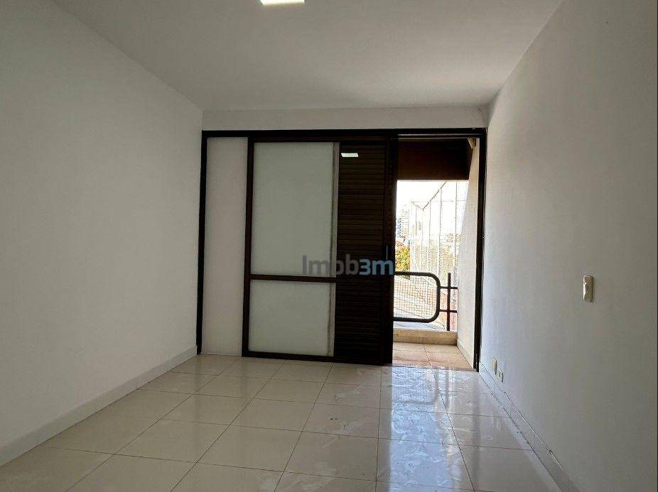 Casa para alugar com 4 quartos, 600m² - Foto 17