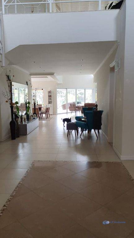Casa de Condomínio à venda com 4 quartos, 384m² - Foto 4