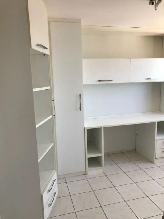 Apartamento para alugar com 3 quartos, 96m² - Foto 10