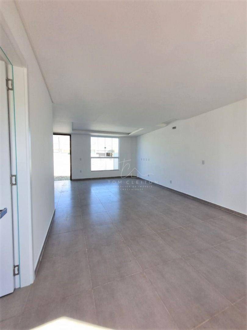 Sobrado à venda com 3 quartos, 100m² - Foto 4