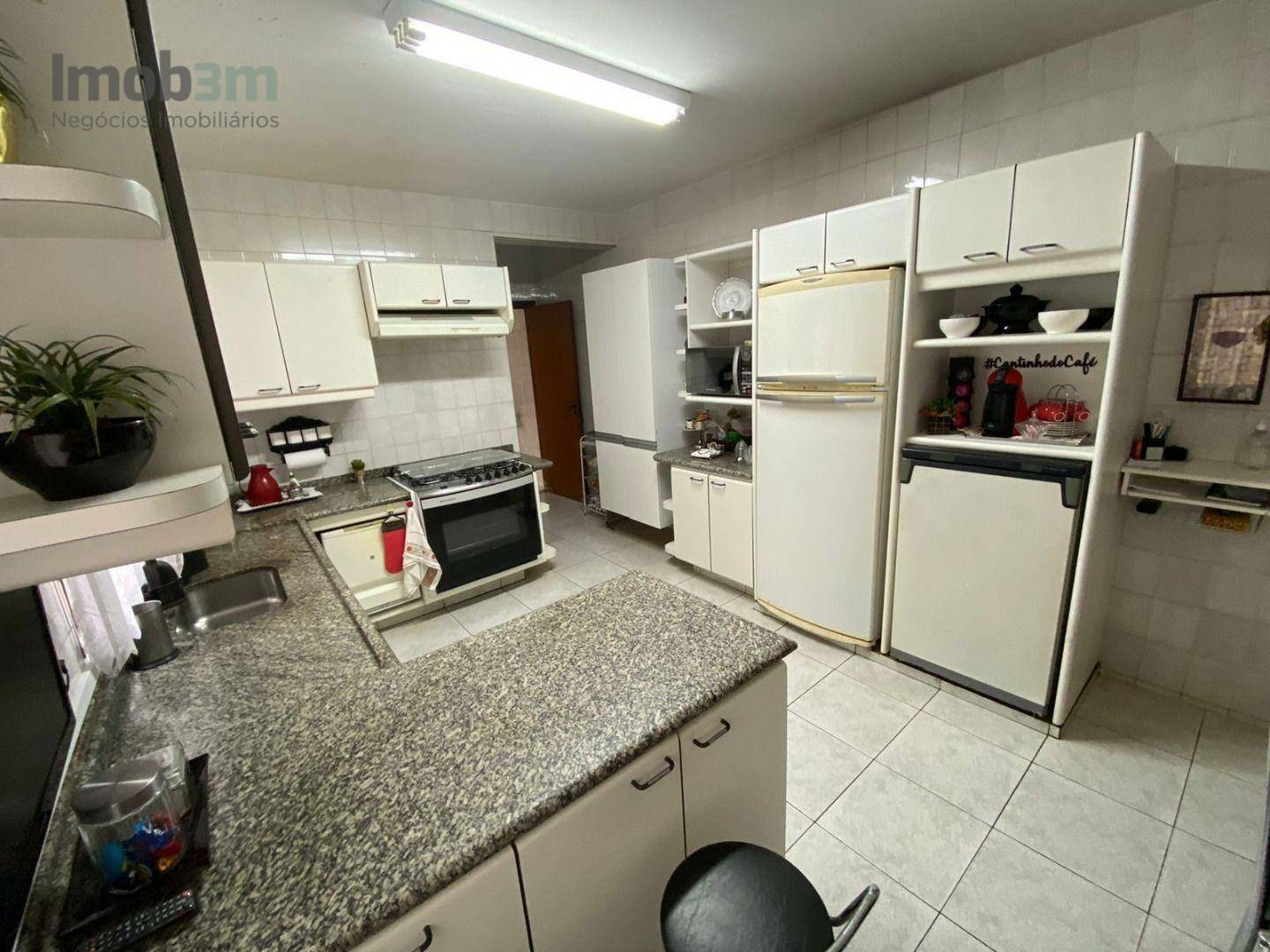 Sobrado à venda com 4 quartos, 360m² - Foto 15