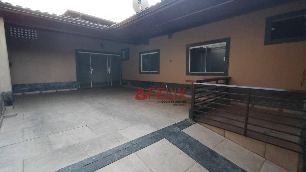 Casa à venda com 2 quartos, 100m² - Foto 1