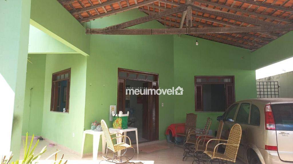 Casa à venda com 3 quartos, 240m² - Foto 2