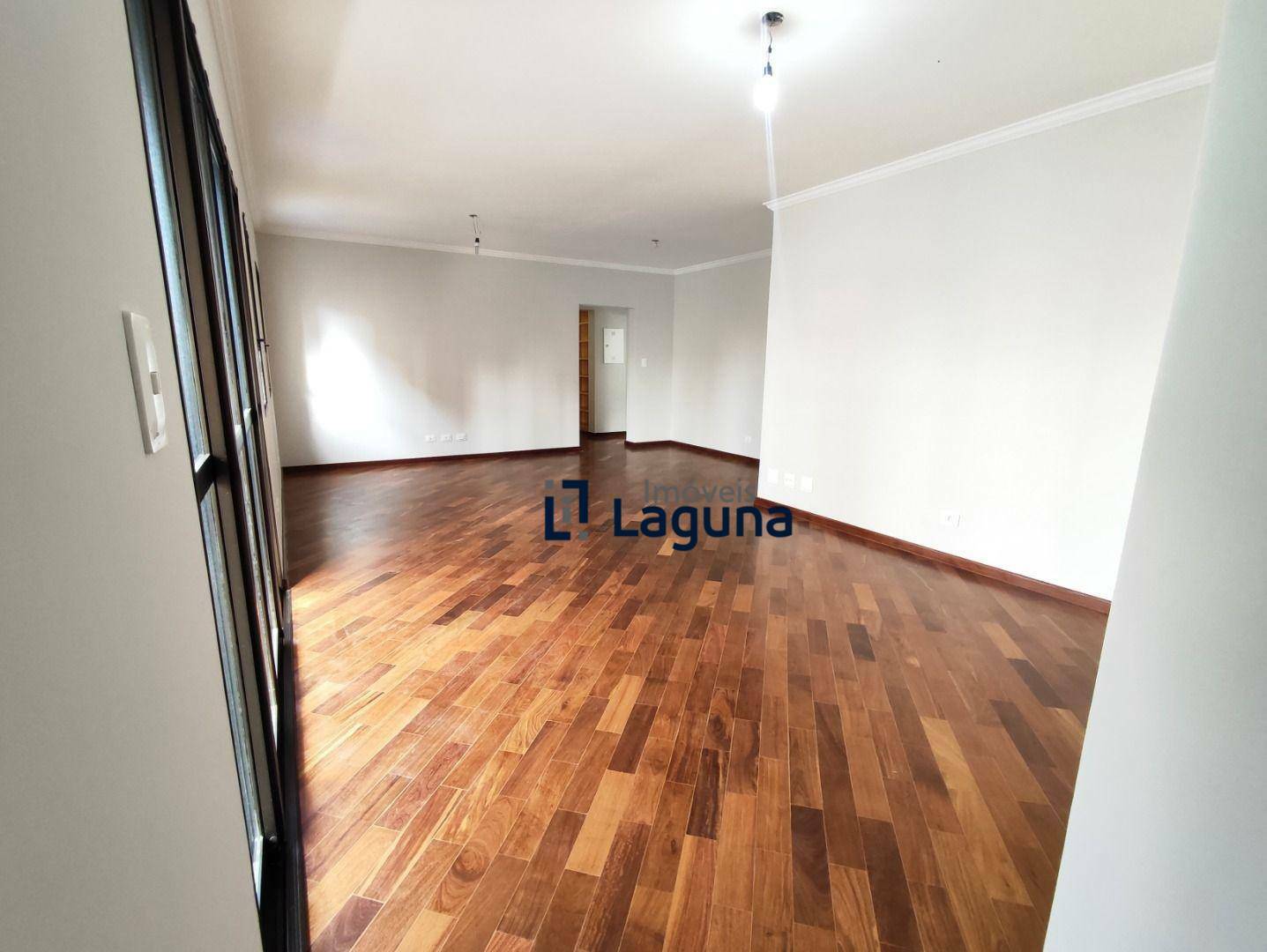 Apartamento à venda e aluguel com 3 quartos, 160m² - Foto 1