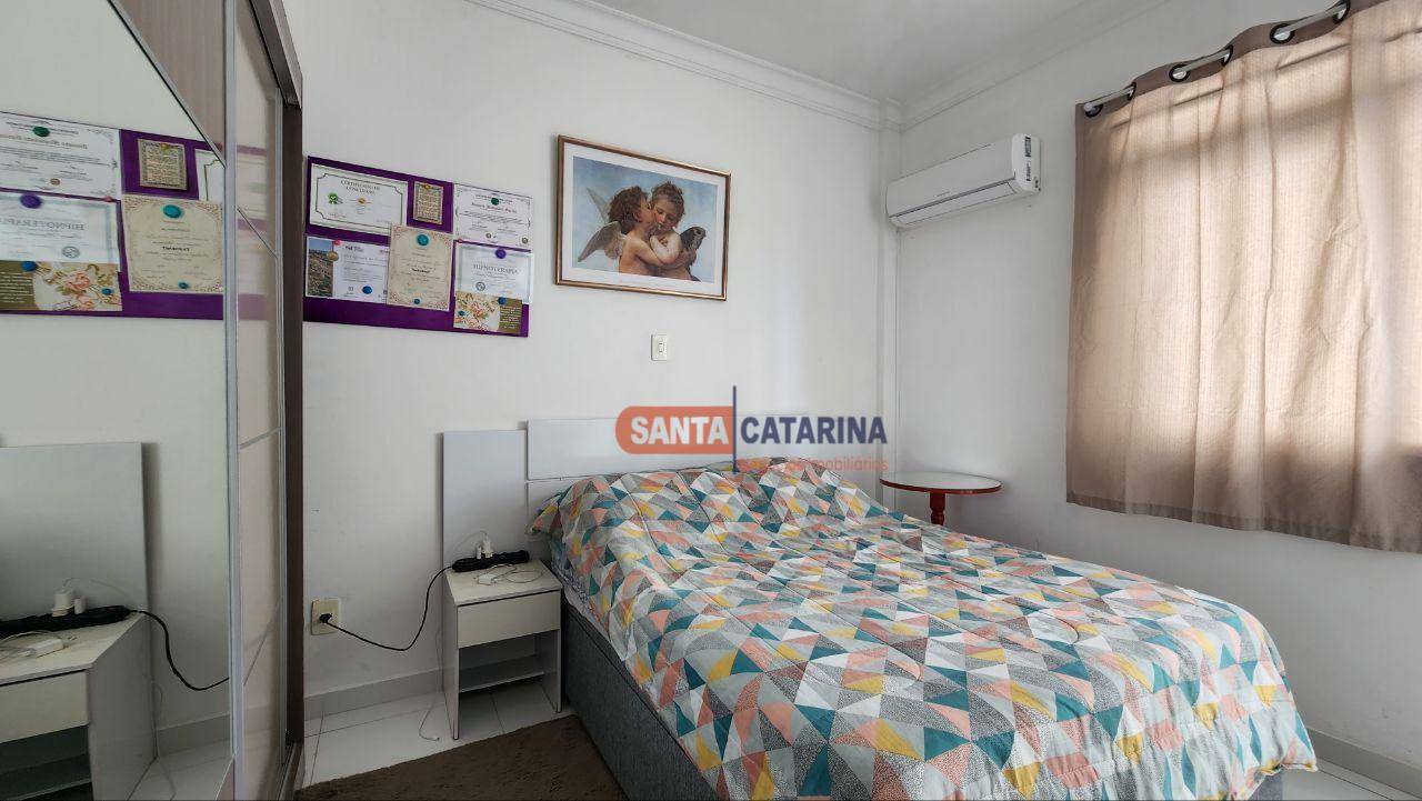 Apartamento à venda com 2 quartos, 61m² - Foto 4