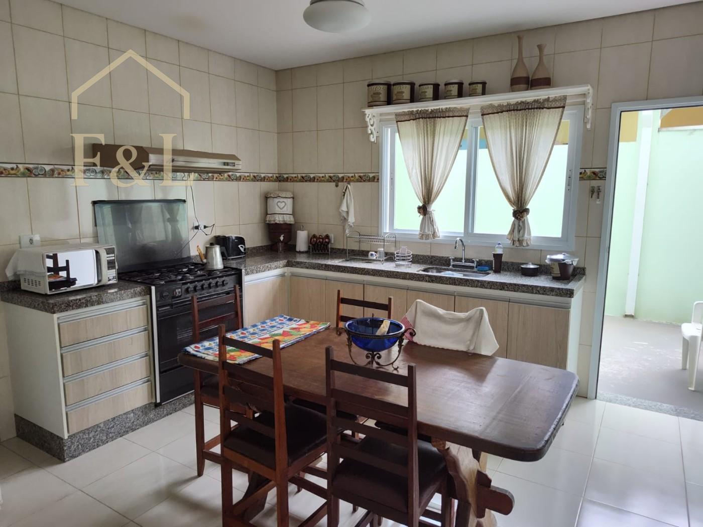 Casa, 3 quartos, 207 m² - Foto 3