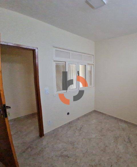 Casa à venda com 6 quartos, 176m² - Foto 14