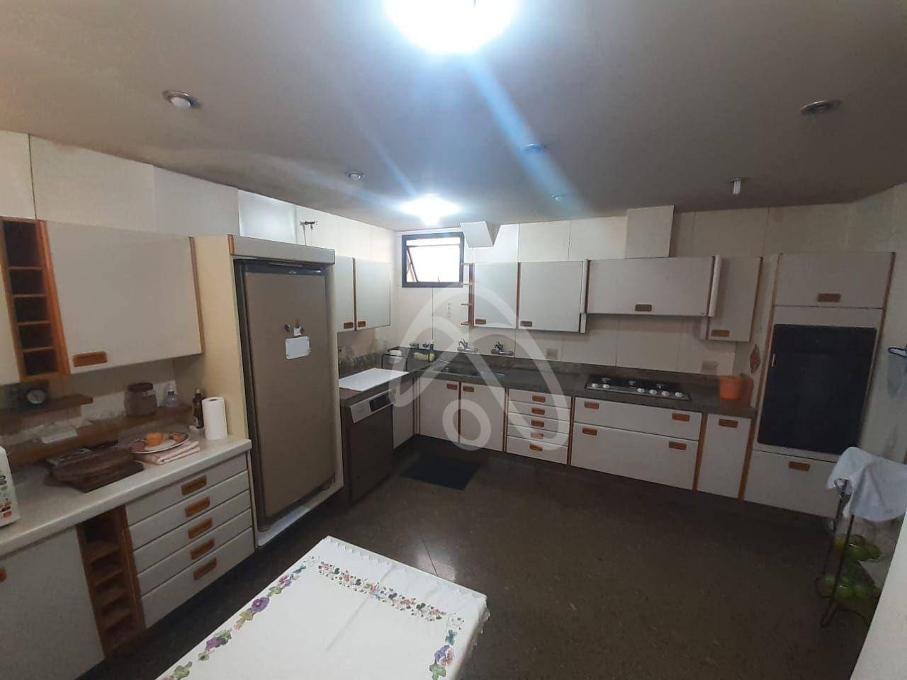 Apartamento à venda com 3 quartos, 280m² - Foto 4