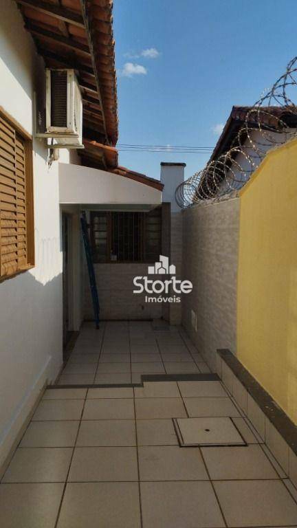 Casa à venda com 3 quartos, 245m² - Foto 22