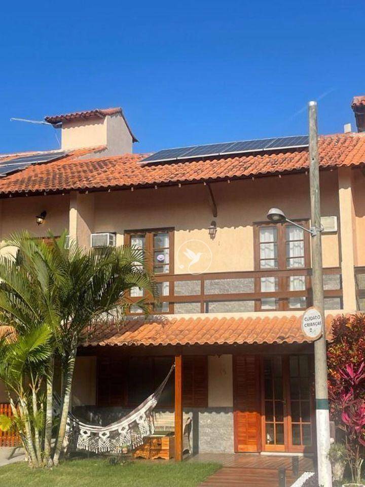 Casa de Condomínio à venda com 3 quartos, 220m² - Foto 3