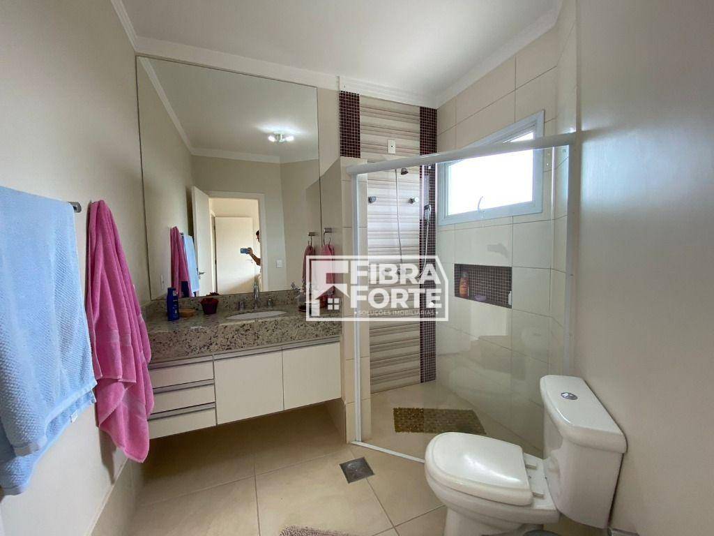 Casa de Condomínio para alugar com 5 quartos, 350m² - Foto 39