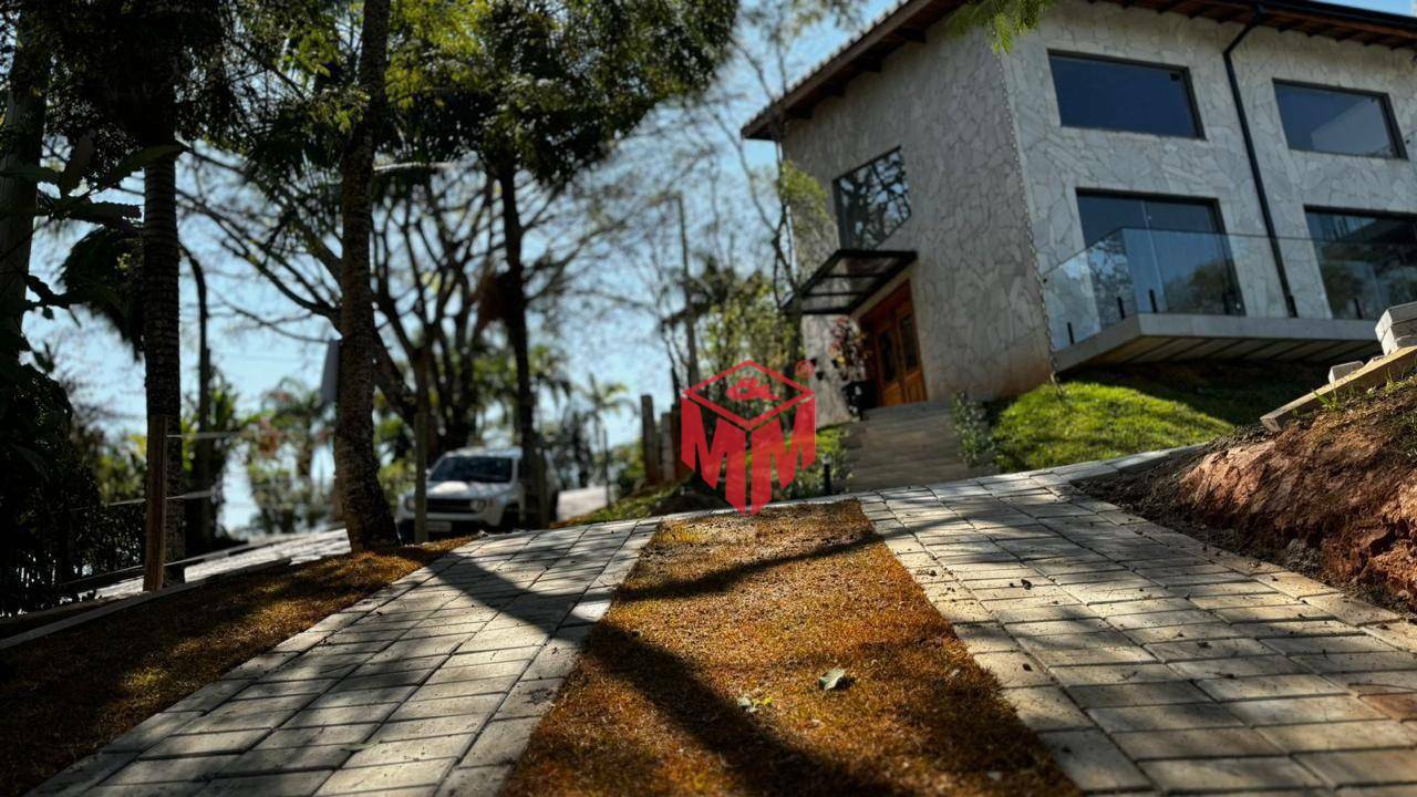 Sobrado à venda com 4 quartos, 300m² - Foto 2