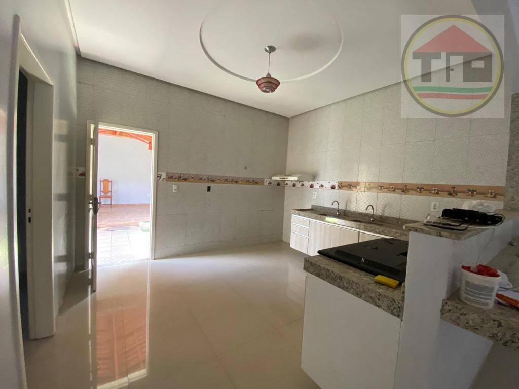 Casa à venda com 4 quartos, 300m² - Foto 22