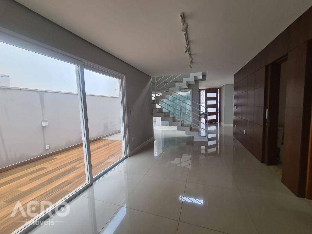 Casa de Condomínio à venda com 3 quartos, 222m² - Foto 11