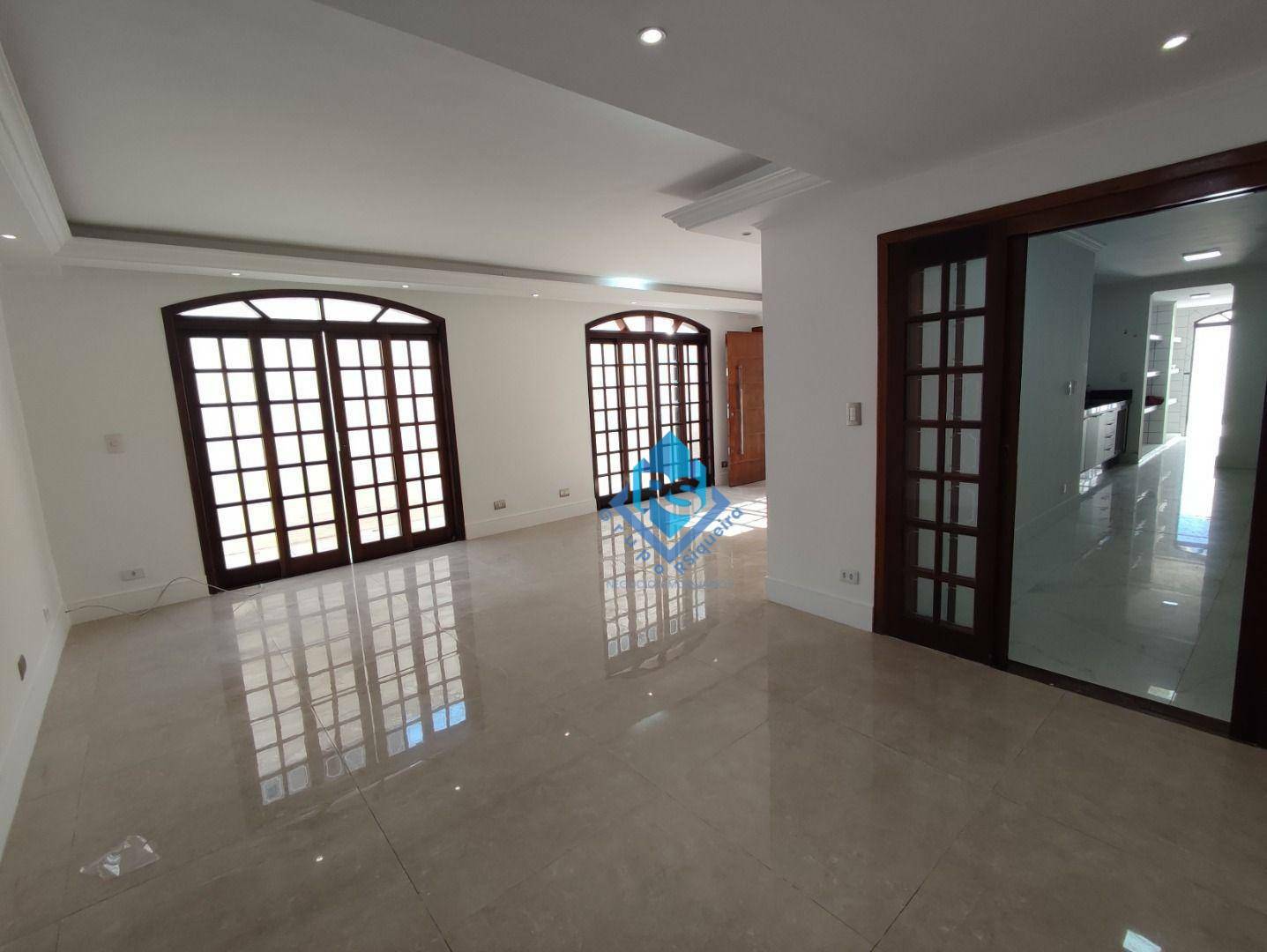 Sobrado à venda e aluguel com 3 quartos, 264m² - Foto 1