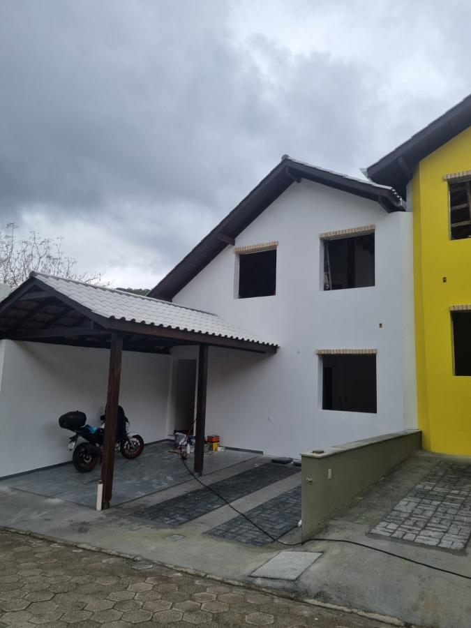 Sobrado à venda com 2 quartos, 138m² - Foto 1