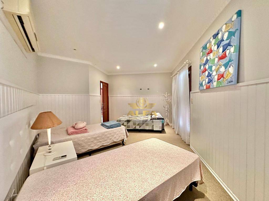 Casa de Condomínio à venda com 4 quartos, 380m² - Foto 33