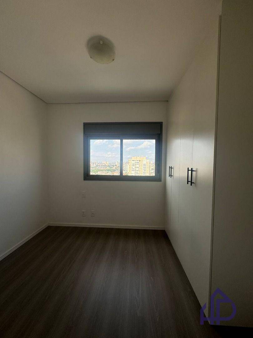 Apartamento para alugar com 3 quartos, 190m² - Foto 11