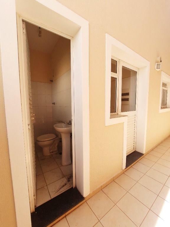 Casa de Condomínio para alugar com 4 quartos, 167m² - Foto 28